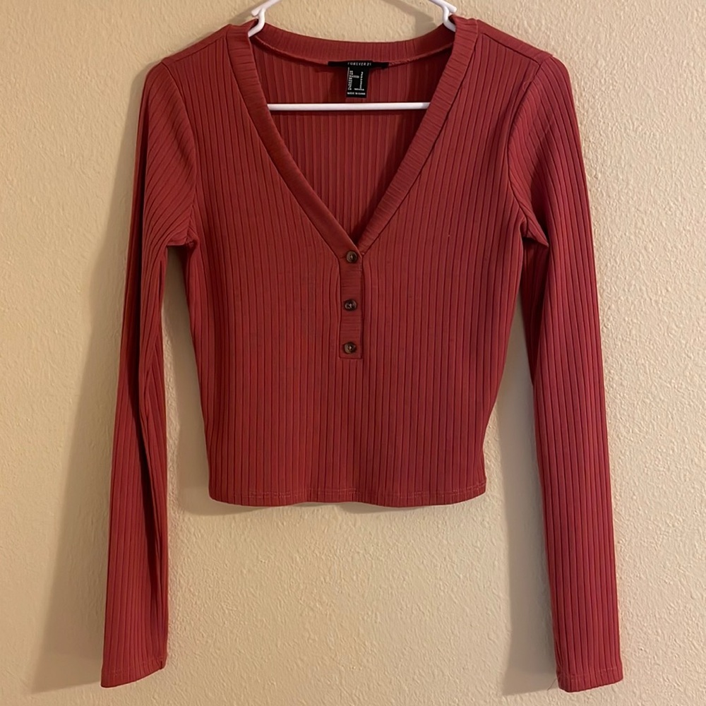 Small Hollister Long Sleeve V-Neck